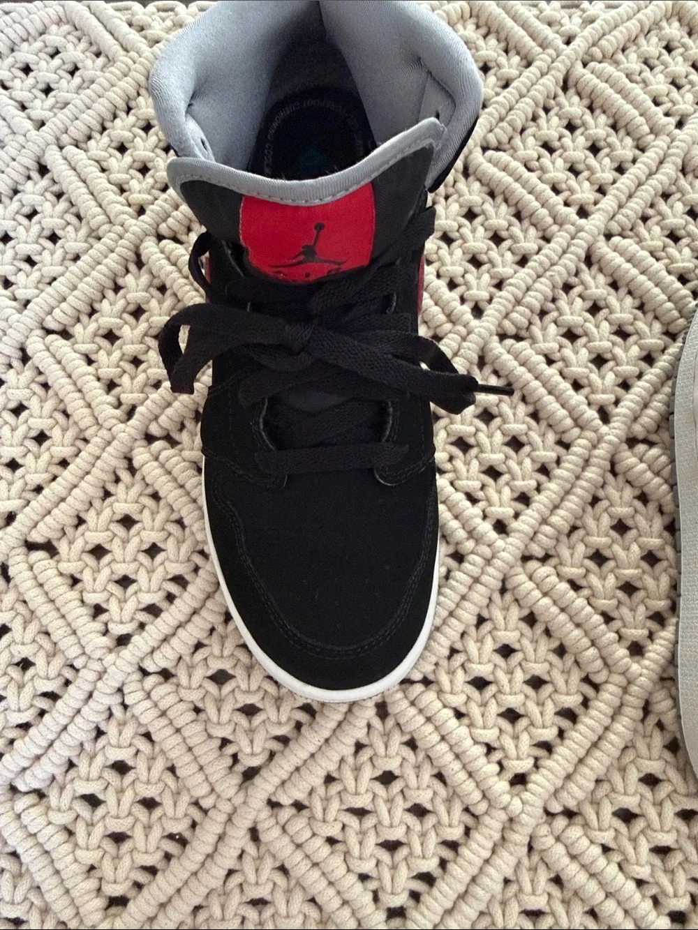 Jordan mid top